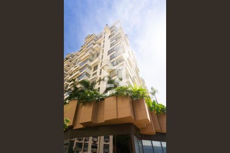 Apartamento para alugar com 74m², 2 quartos e 1 vaga Apartamento para alugar com 74m², 2 quartos e 1 vagaFachada