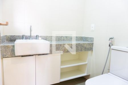 Apartamento para alugar com 74m², 2 quartos e 1 vaga Apartamento para alugar com 74m², 2 quartos e 1 vagaBanheiro