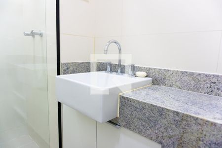 Apartamento para alugar com 74m², 2 quartos e 1 vaga Apartamento para alugar com 74m², 2 quartos e 1 vagaBanheiro
