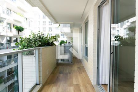 Apartamento para alugar com 74m², 2 quartos e 1 vaga Apartamento para alugar com 74m², 2 quartos e 1 vagaVaranda