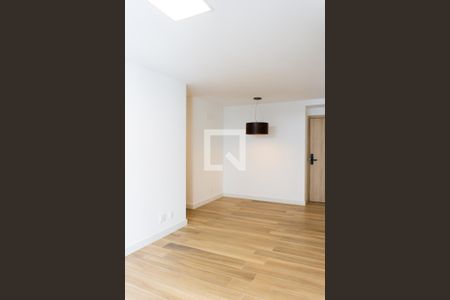 Apartamento para alugar com 74m², 2 quartos e 1 vaga Apartamento para alugar com 74m², 2 quartos e 1 vagaSala