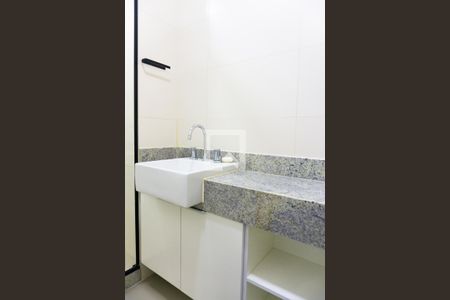 Apartamento para alugar com 74m², 2 quartos e 1 vaga Apartamento para alugar com 74m², 2 quartos e 1 vagaBanheiro