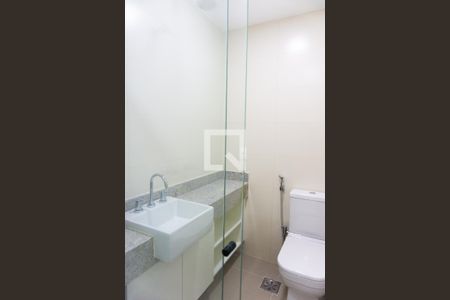 Apartamento para alugar com 74m², 2 quartos e 1 vaga Apartamento para alugar com 74m², 2 quartos e 1 vagaBanheiro