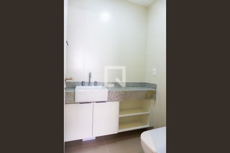 Apartamento para alugar com 74m², 2 quartos e 1 vaga Apartamento para alugar com 74m², 2 quartos e 1 vagaBanheiro