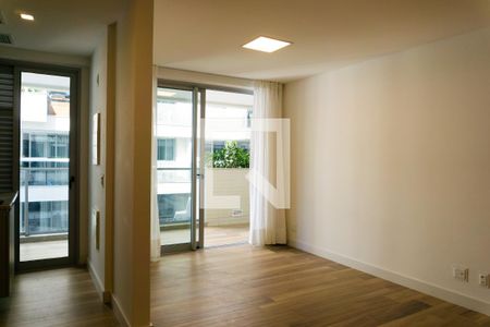 Apartamento para alugar com 74m², 2 quartos e 1 vaga Apartamento para alugar com 74m², 2 quartos e 1 vagaSala
