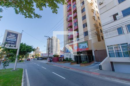 Apartamento para alugar com 180m², 3 quartos e 1 vagaVista da rua