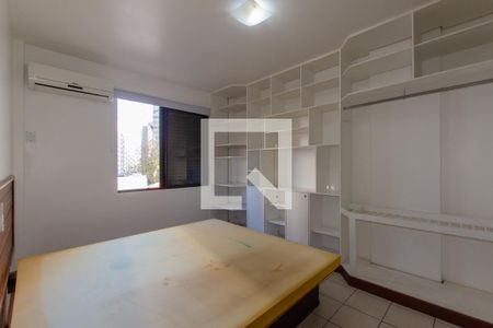 Suíte de apartamento para alugar com 3 quartos, 180m² em Centro, Florianópolis