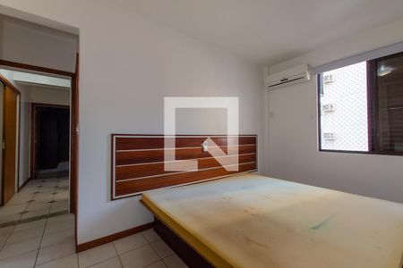 Suíte de apartamento para alugar com 3 quartos, 180m² em Centro, Florianópolis