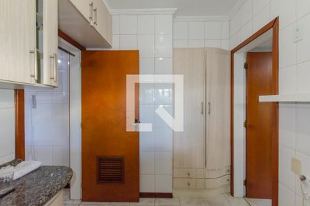 Apartamento para alugar com 180m², 3 quartos e 1 vagaÁrea de serviço