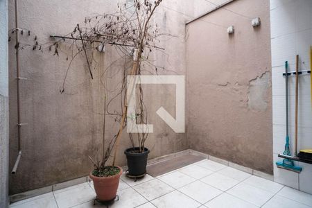 Casa para alugar com 75m², 2 quartos e 2 vagasQuintal