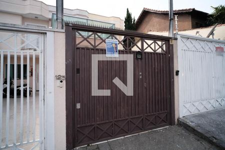 Casa para alugar com 75m², 2 quartos e 2 vagasFachada