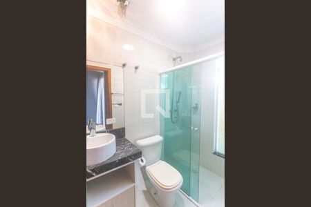 Casa à venda com 298m², 3 quartos e 5 vagasBanheiro da Suíte 2