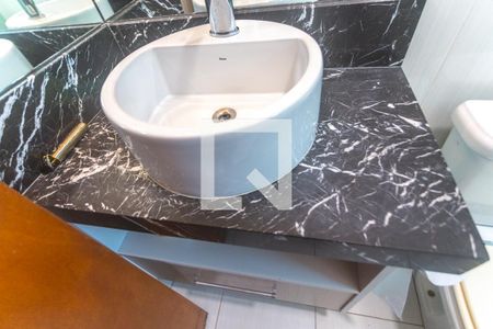 Casa à venda com 298m², 3 quartos e 5 vagasBanheiro da Suíte 2