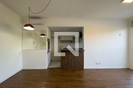 Sala de apartamento à venda com 2 quartos, 60m² em Vila Nova, Porto Alegre