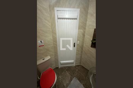 Casa de condomínio à venda com 350m², 4 quartos e 2 vagasLavabo