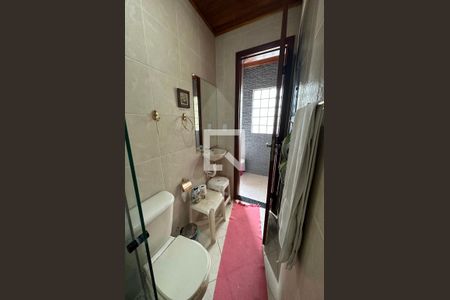 Casa de condomínio à venda com 350m², 4 quartos e 2 vagasBanheiro area externa