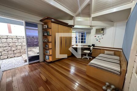 Casa de condomínio à venda com 350m², 4 quartos e 2 vagasQuarto 1