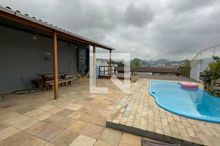 Casa de condomínio à venda com 350m², 4 quartos e 2 vagasPiscina