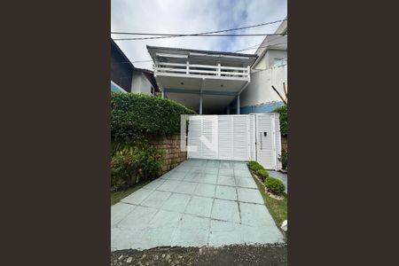 Casa de condomínio à venda com 350m², 4 quartos e 2 vagasFachada