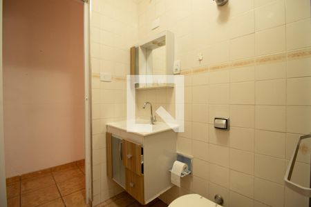 Casa à venda com 300m², 4 quartos e 4 vagasCasa fundo - Banheiro