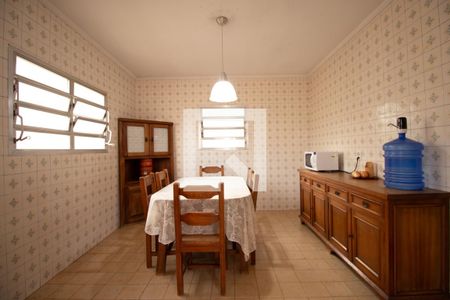 Casa à venda com 300m², 4 quartos e 4 vagasCozinha