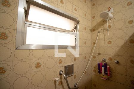 Casa à venda com 300m², 4 quartos e 4 vagasBanheiro 2