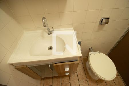 Casa à venda com 300m², 4 quartos e 4 vagasCasa fundo - Banheiro