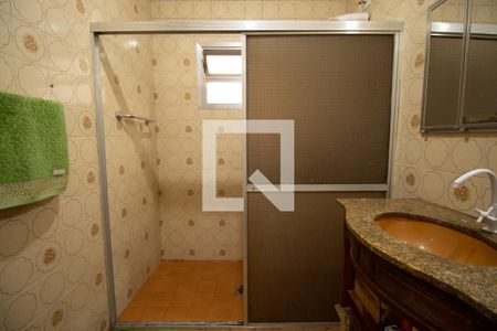 Casa à venda com 300m², 4 quartos e 4 vagasBanheiro 2