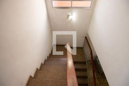 Casa à venda com 300m², 4 quartos e 4 vagasEscadas