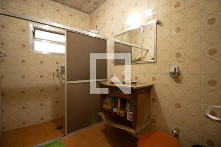 Casa à venda com 300m², 4 quartos e 4 vagasBanheiro 2