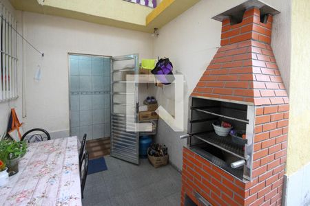 Casa para alugar com 107m², 2 quartos e 2 vagas Casa para alugar com 107m², 2 quartos e 2 vagasQuintal