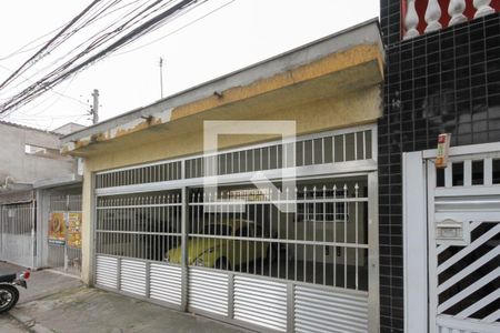 Casa para alugar com 107m², 2 quartos e 2 vagas Casa para alugar com 107m², 2 quartos e 2 vagasFachada