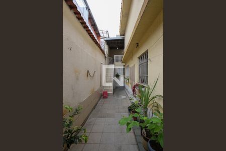 Casa para alugar com 107m², 2 quartos e 2 vagas Casa para alugar com 107m², 2 quartos e 2 vagasCorredor Lateral