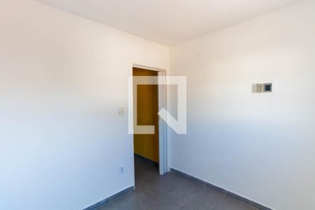 Quarto 2 de casa para alugar com 2 quartos, 59m² em São Lucas, São Paulo