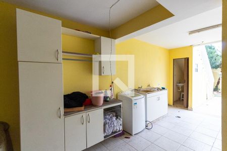 Casa à venda com 166m², 4 quartos e 1 vagaLavanderia