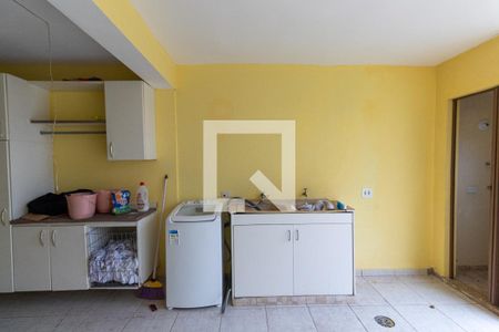 Casa à venda com 166m², 4 quartos e 1 vagaLavanderia