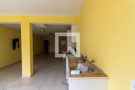 Casa à venda com 166m², 4 quartos e 1 vagaLavanderia