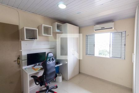 Casa à venda com 166m², 4 quartos e 1 vagaQuarto Suíte 2