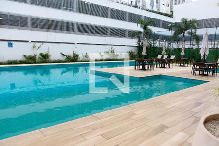 Apartamento à venda com 187m², 3 quartos e 2 vagas Apartamento à venda com 187m², 3 quartos e 2 vagasÁrea comum - Piscina