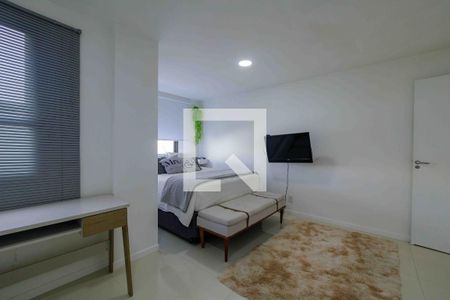 Apartamento à venda com 122m², 3 quartos e 2 vagas Apartamento à venda com 122m², 3 quartos e 2 vagasSuíte
