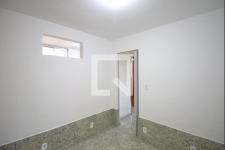 Quarto 1 de casa para alugar com 2 quartos, 60m² em Vila Iara, São Gonçalo