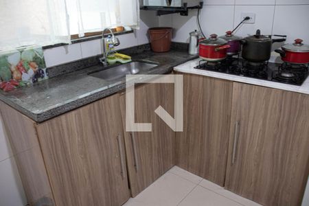 Casa à venda com 110m², 3 quartos e 2 vagas Casa à venda com 110m², 3 quartos e 2 vagasCozinha