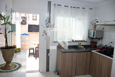 Casa à venda com 110m², 3 quartos e 2 vagas Casa à venda com 110m², 3 quartos e 2 vagasCozinha