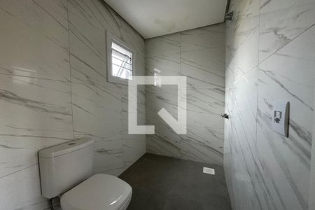 Casa à venda com 141m², 2 quartos e 2 vagasBanheiro da Suíte 2