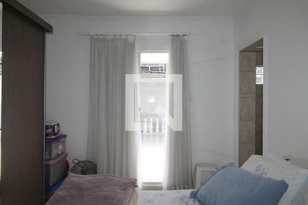 Casa à venda com 125m², 2 quartos e 2 vagasQuarto Suíte 2 - cortina aberta