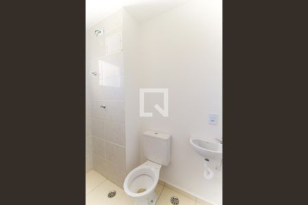 Banheiro de apartamento para alugar com 1 quarto, 38m² em Vila Granada, São Paulo
