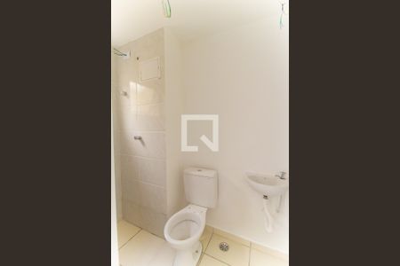 Banheiro de apartamento para alugar com 1 quarto, 36m² em Vila Granada, São Paulo