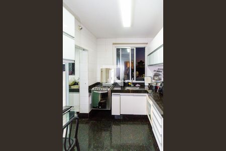 Apartamento à venda com 115m², 4 quartos e 4 vagasCozinha