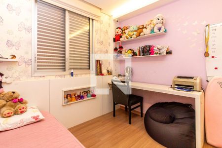 Apartamento à venda com 115m², 4 quartos e 4 vagasQuarto 2