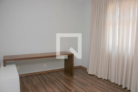 Quarto 2 de apartamento para alugar com 3 quartos, 117m² em Santo Antônio, Belo Horizonte
